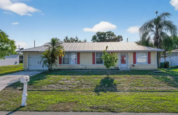 2068 SW Morelia Lane, Port St Lucie, FL 34953