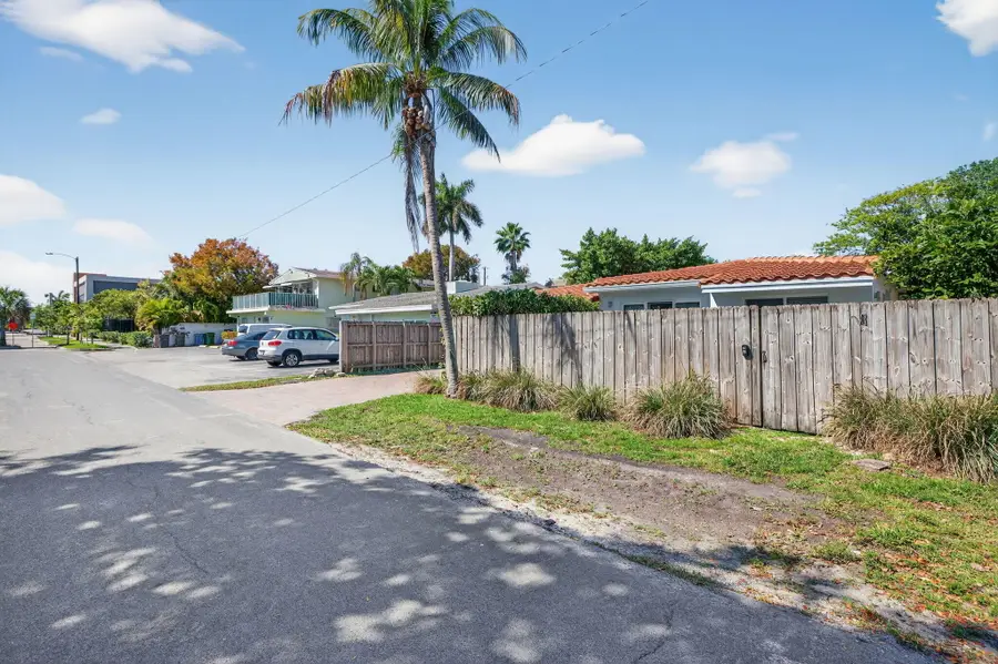 1029 NE 9th Avenue, Fort Lauderdale, FL 33304 - #3