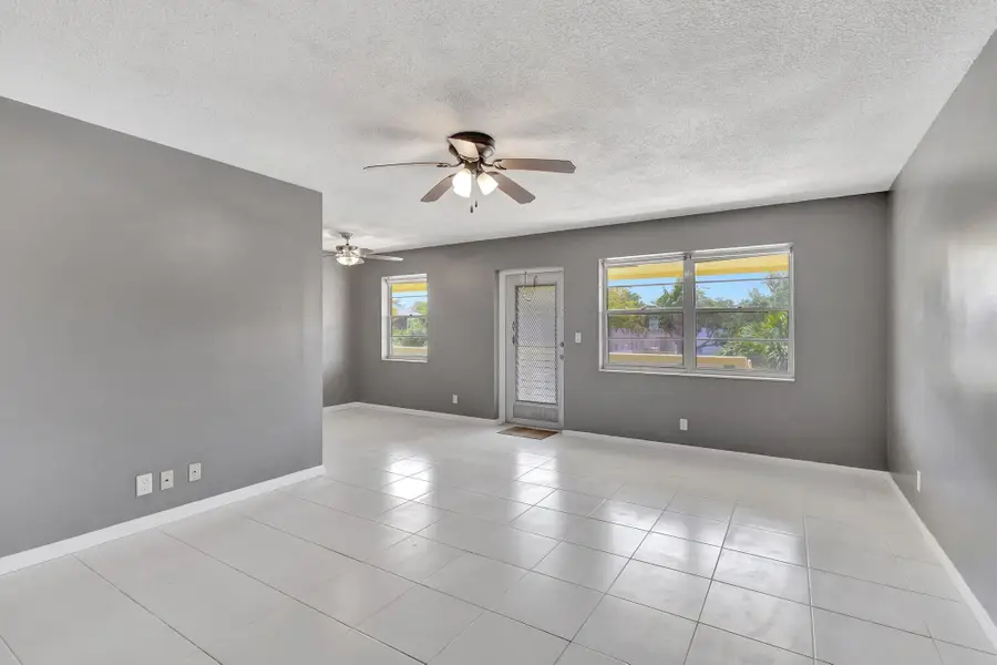 110 E Sheffield E, West Palm Beach, FL 33417 - #2