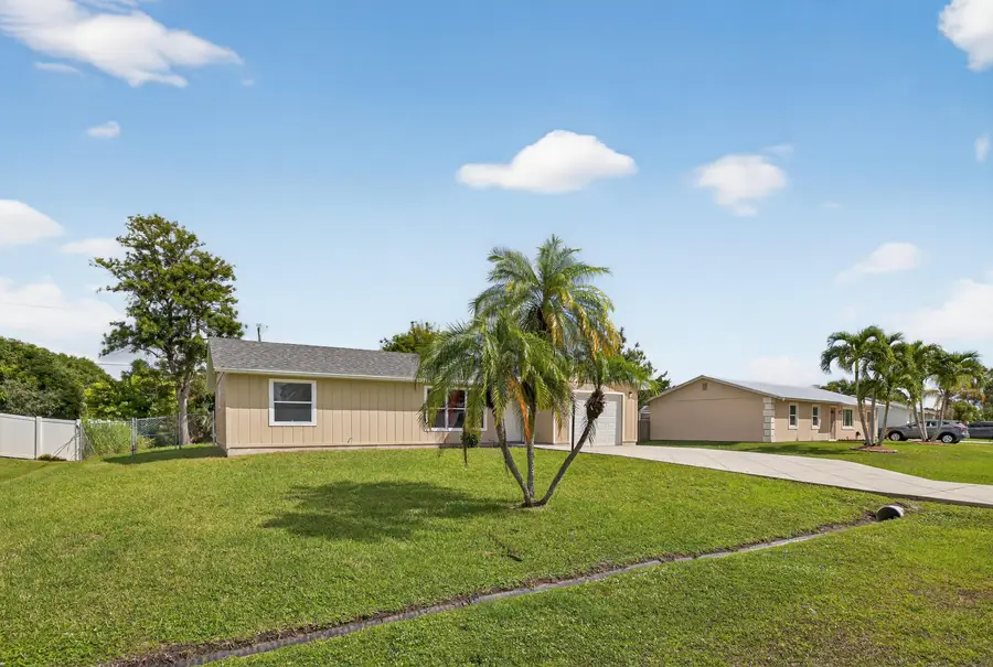 2273 SE Melaleuca Boulevard, Port Saint Lucie, FL 34952 - #2