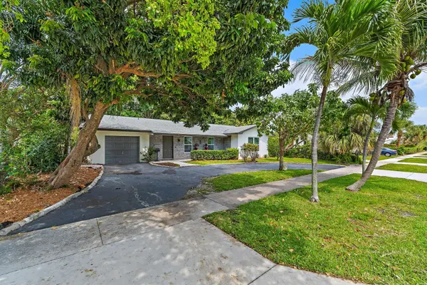 425 Greenbriar Drive, Lake Park, FL 33403