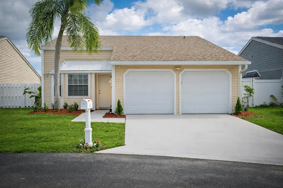 12 Paxford Lane W, Boynton Beach, FL 33426 - #2