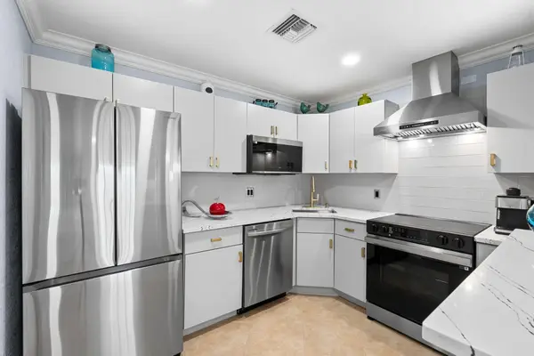 506 Shady Pine Way #A2, Greenacres, FL 33415