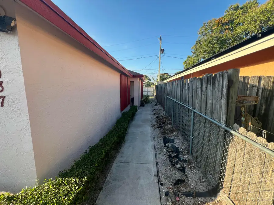 1037 17th Street, West Palm Beach, FL 33407 - #3