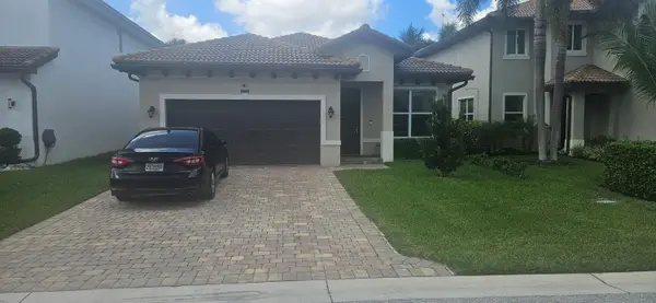 6837 Langdon Way, Greenacres, FL 33463