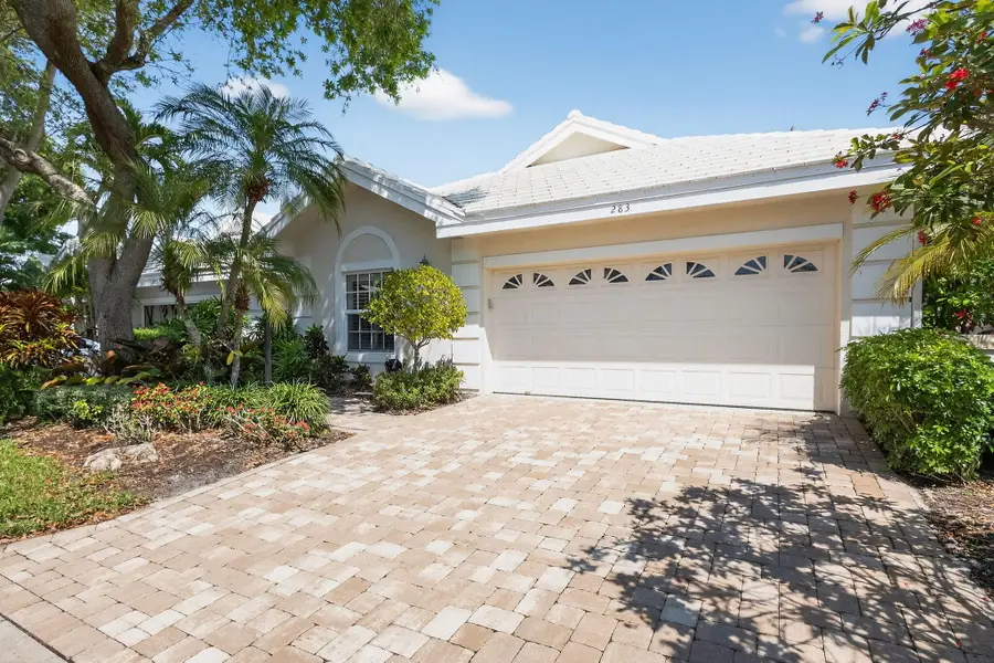 283 Canterbury Drive W, Palm Beach Gardens, FL 33418 - #2