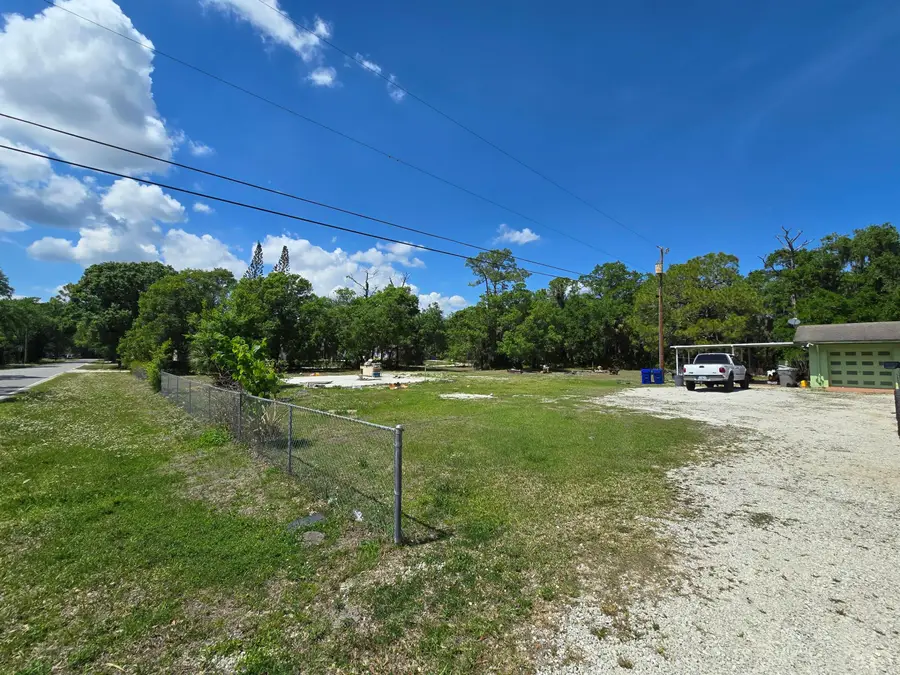 144 N Elm Street, Fellsmere, FL 32948 - #2