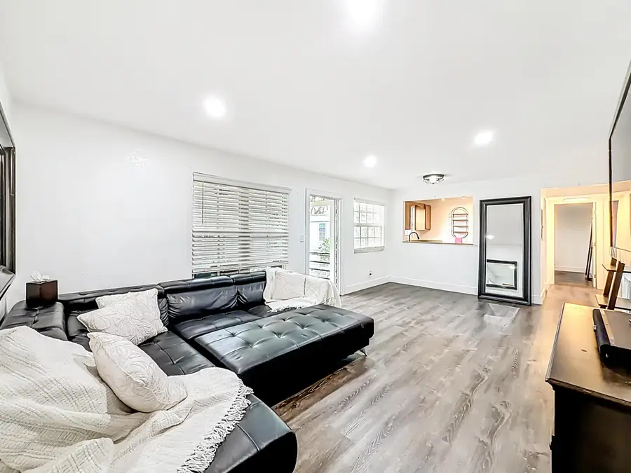 305 SE 11th Avenue, Pompano Beach, FL 33060 - #3