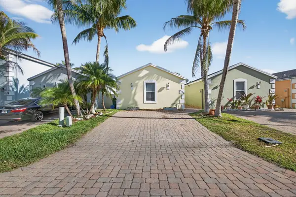 3125 Shelby Way, Palm Springs, FL 33461