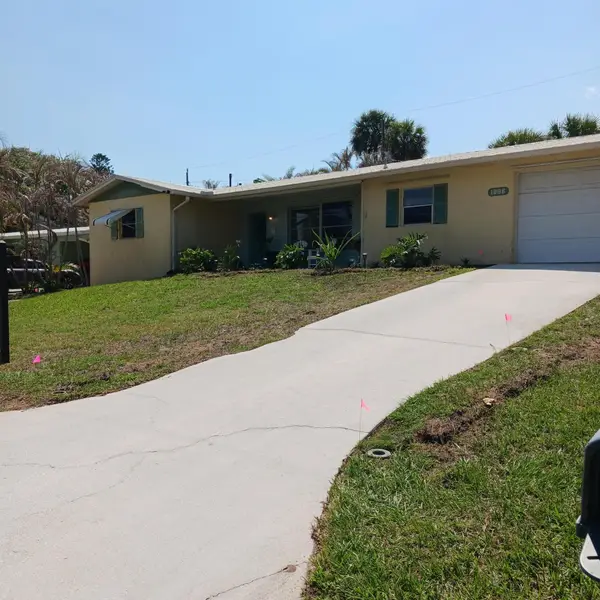 1896 NE Media Avenue, Jensen Beach, FL 34957
