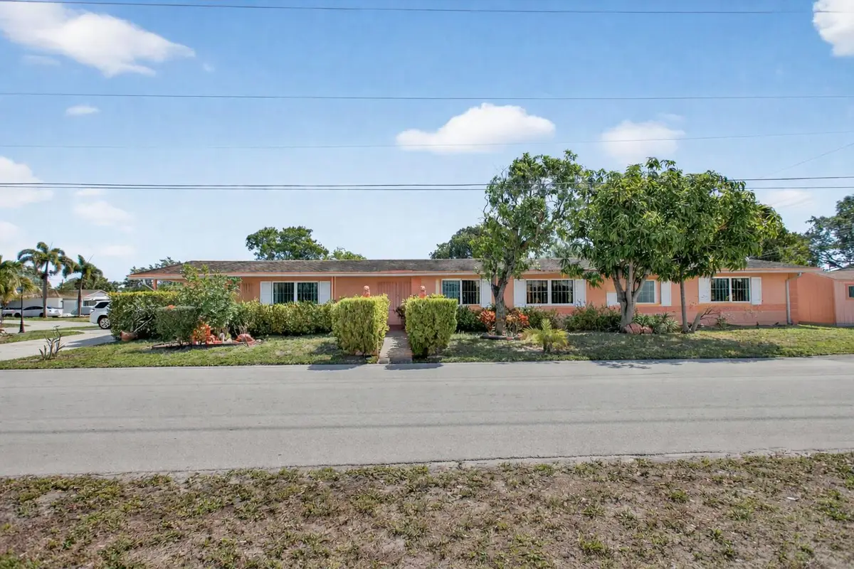 184 SW 2nd Court, Deerfield Beach, FL 33441 - #1