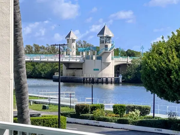 230 Horizons E #205, Boynton Beach, FL 33435