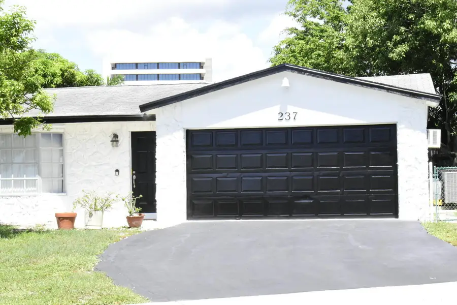 237 Porter Place, West Palm Beach, FL 33409 - #2