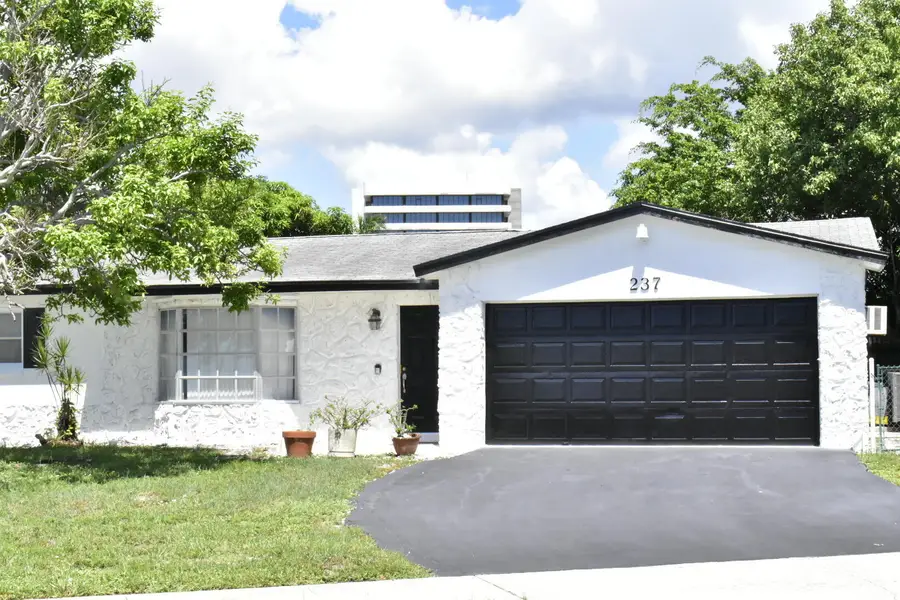 237 Porter Place, West Palm Beach, FL 33409 - #3