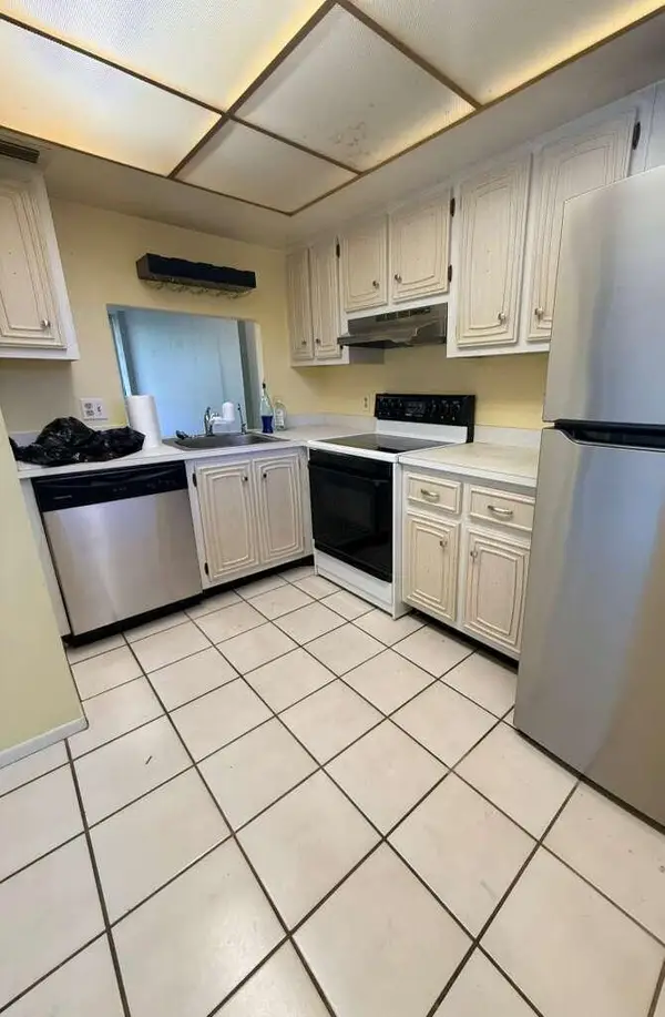 105 Royal Park Drive #3a, Oakland Park, FL 33309