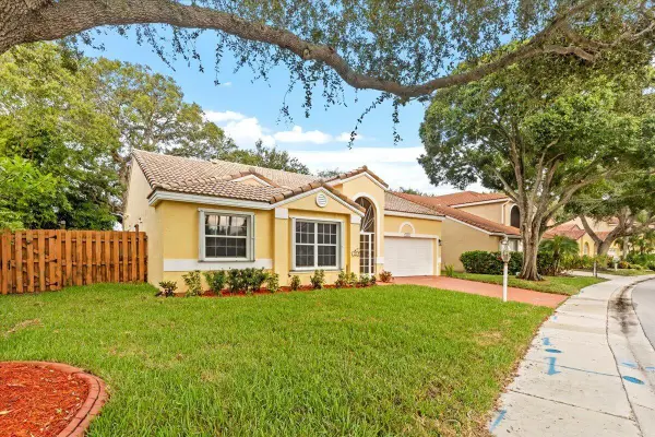 1033 W Siena Oaks Cir Circle W, Palm Beach Gardens, FL 33410