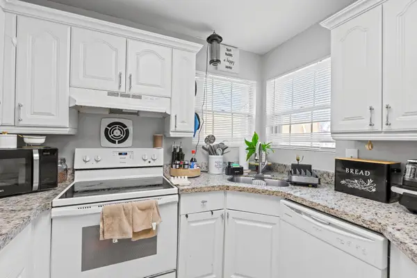 5710 Dewberry Way, West Palm Beach, FL 33415