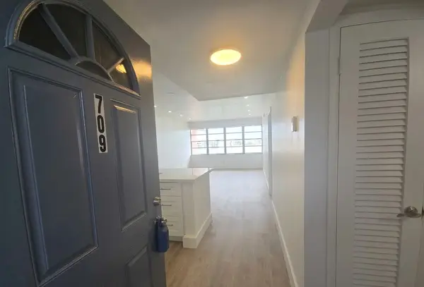 18555 NE 14th Avenue #709, Miami, FL 33179