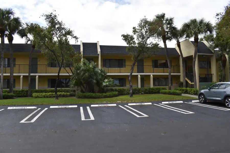 410 Meadows Circle #410, Boynton Beach, FL 33436 - #2