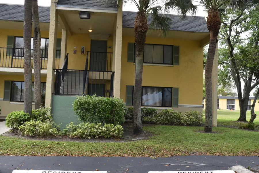 410 Meadows Circle #410, Boynton Beach, FL 33436 - #3