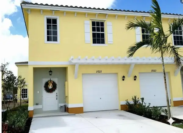 1021 NW 40th Terrace, Lauderhill, FL 33313