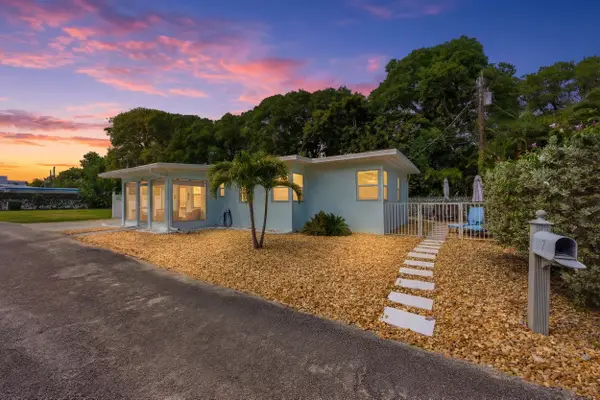 7 Belair Drive, Boynton Beach, FL 33435