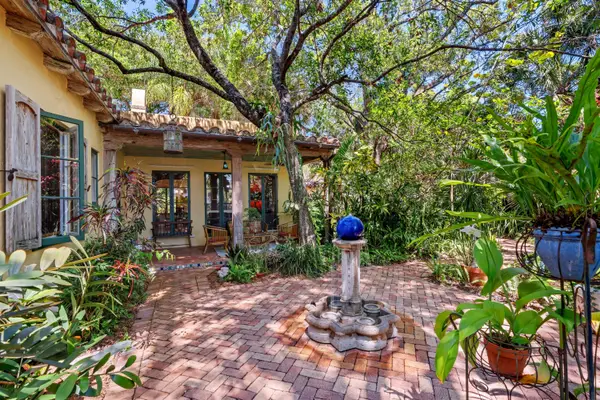 825 Alamanda Street, Boca Raton, FL 33486