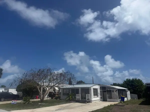 8479 SE Eagle Avenue, Hobe Sound, FL 33455