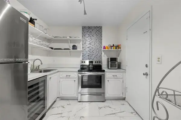 4043 NW 16th Street #201, Lauderhill, FL 33313