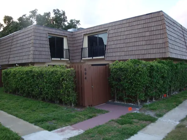 594 Springdale Circle #59-d, Palm Springs, FL 33461