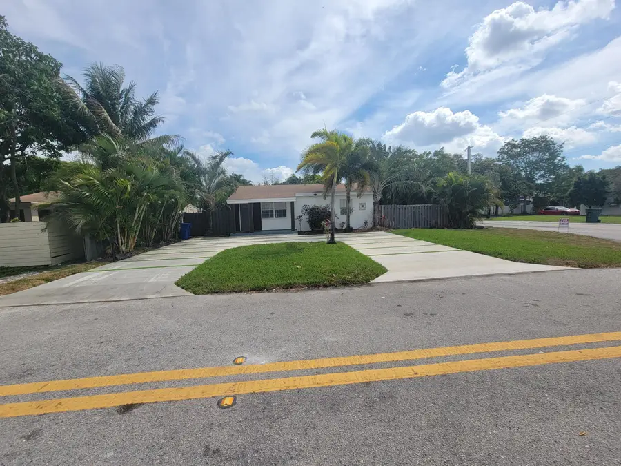 1600 NW 2nd Avenue, Fort Lauderdale, FL 33311 - #2