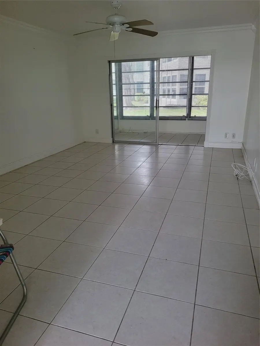 4805 NW 35th Street #416, Lauderdale Lakes, FL 33319 - #3