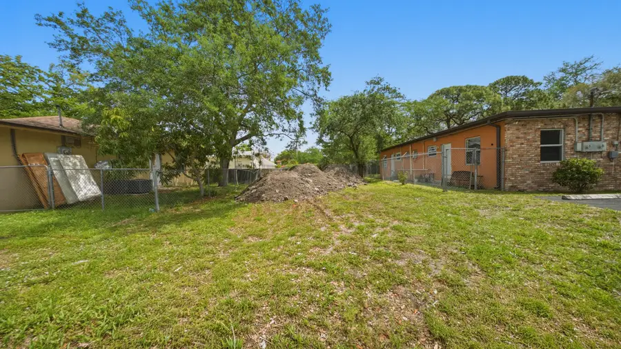 438 NW 13th Avenue, Fort Lauderdale, FL 33311 - #3