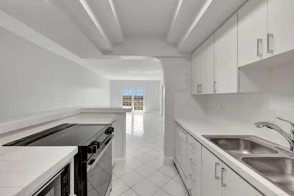 1407 NE 56th Street #408, Fort Lauderdale, FL 33334