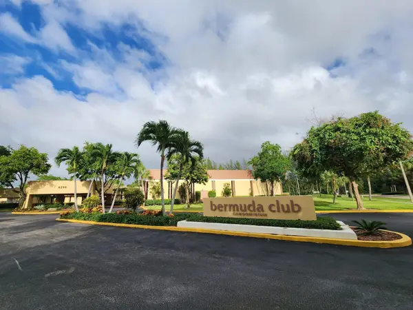 5851 NW 62nd Avenue #105, Tamarac, FL 33319