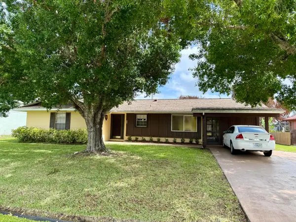 532 SE Brookside Terrace, Port St Lucie, FL 34983