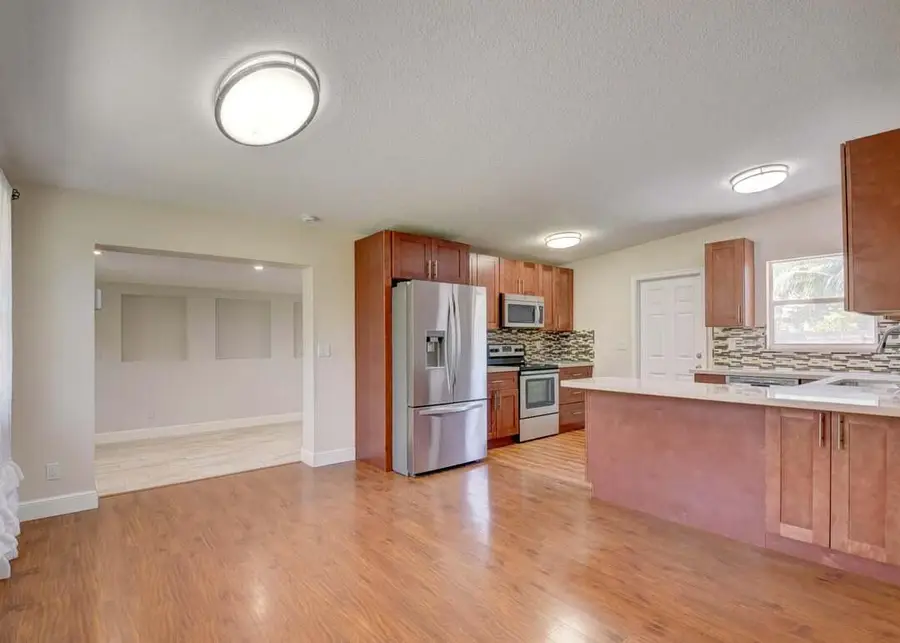 612 Hibiscus Drive, Royal Palm Beach, FL 33411 - #3