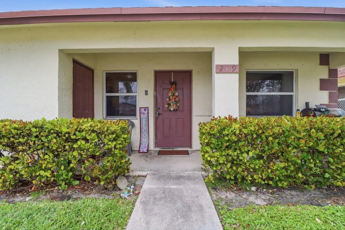 209 NE 35th Street, Oakland Park, FL 33334 - #1
