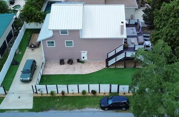 13400 74th Avenue N, Seminole, FL 33776