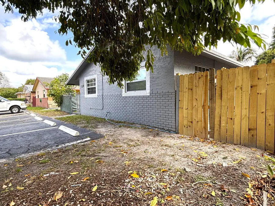 830 SW 10th Street, Pompano Beach, FL 33060 - #3