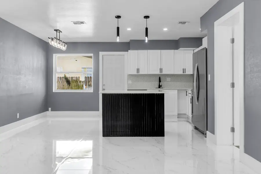 915 SW 3rd Street, Boynton Beach, FL 33435 - #3