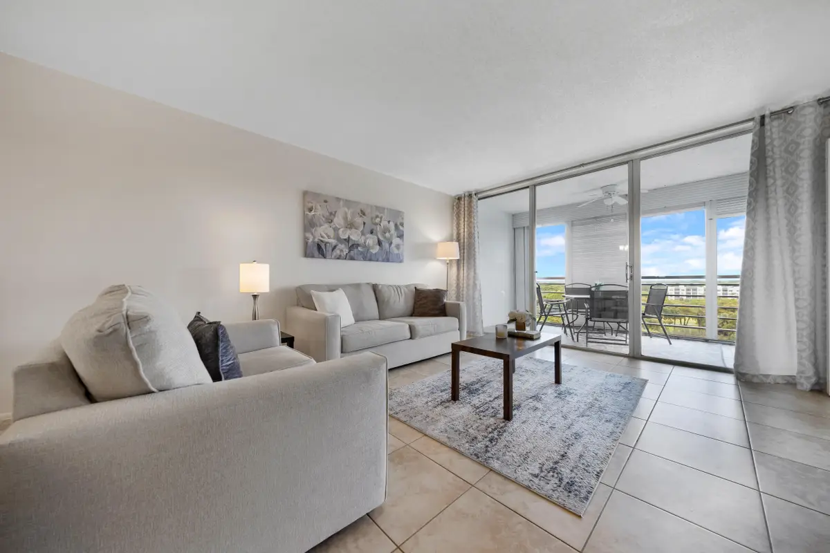 575 Oaks Lane #1009, Pompano Beach, FL 33069 - #1