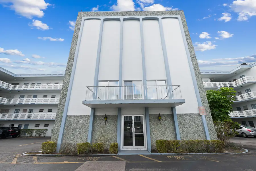 4050 NW 42nd Avenue #215, Lauderdale Lakes, FL 33319 - #2