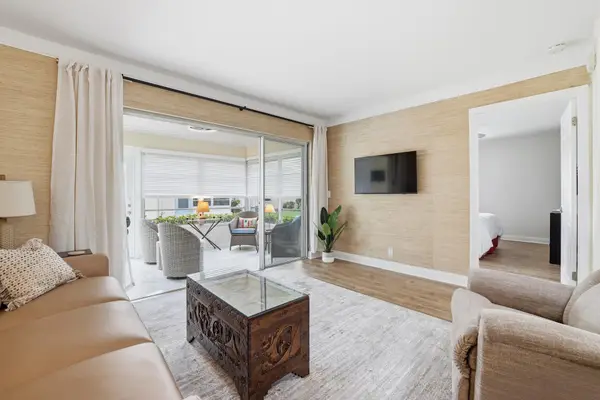 644 Marlboro Oval, Lake Worth, FL 33467