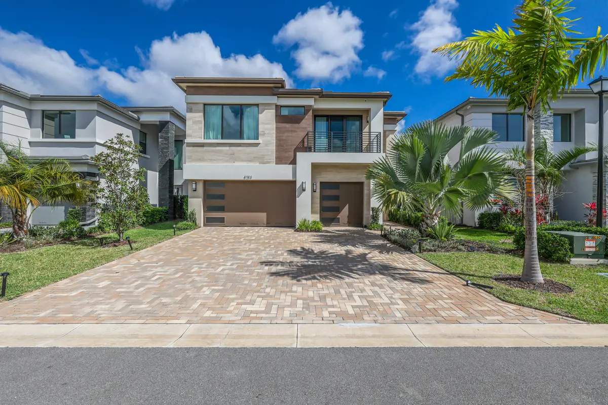 8283 Royal County Down Road, Boca Raton, FL 33434 - #1