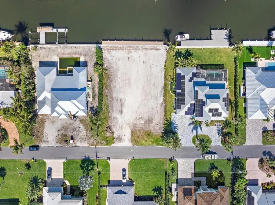 8531 SE Driftwood Street, Hobe Sound, FL 33455 - #2