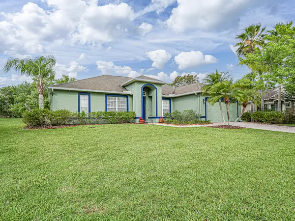 1269 Scarlet Oak Circle, Vero Beach, FL 32966