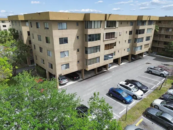 8030 Hampton Boulevard #404, North Lauderdale, FL 33068