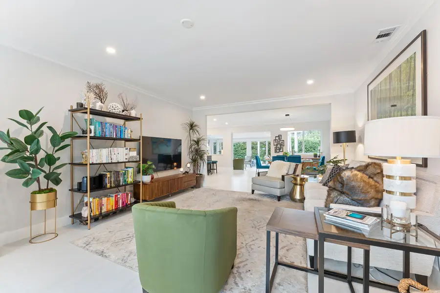 807 SE 11th Court, Fort Lauderdale, FL 33316 - #3