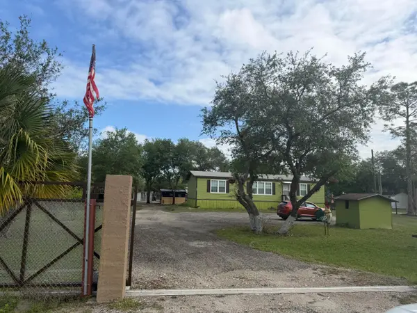 445 Hunting Club Avenue, Clewiston, FL 33440